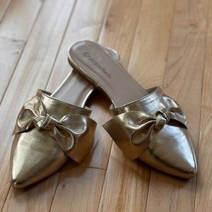 Cityclassified gold bow slides pointy toe size 9